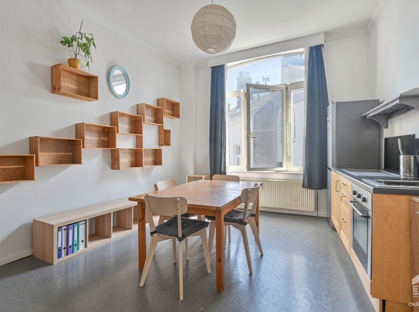 Ixelles - Appartement 1 chambre à vendre, situé dans le quartier FlageyAppartement lumineux de 53 m² (brut PEB) au 2ème étage d'un immeuble de caractè