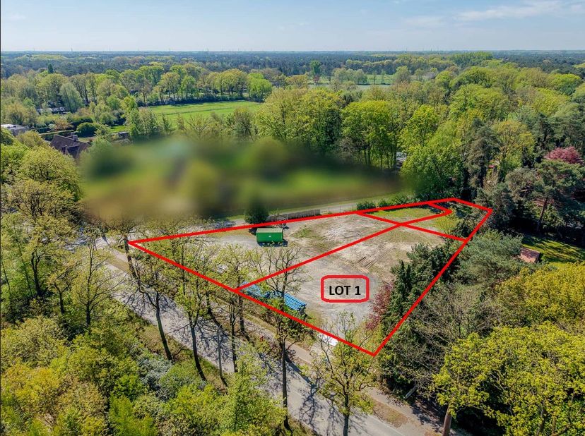 LOT 1: PRACHTIGE BOUWGROND<br />
<br />
Voor open bebouwing.<br />
In een groene omgeving nabij het centrum van Halle.<br />
In deze biddit wordt de m