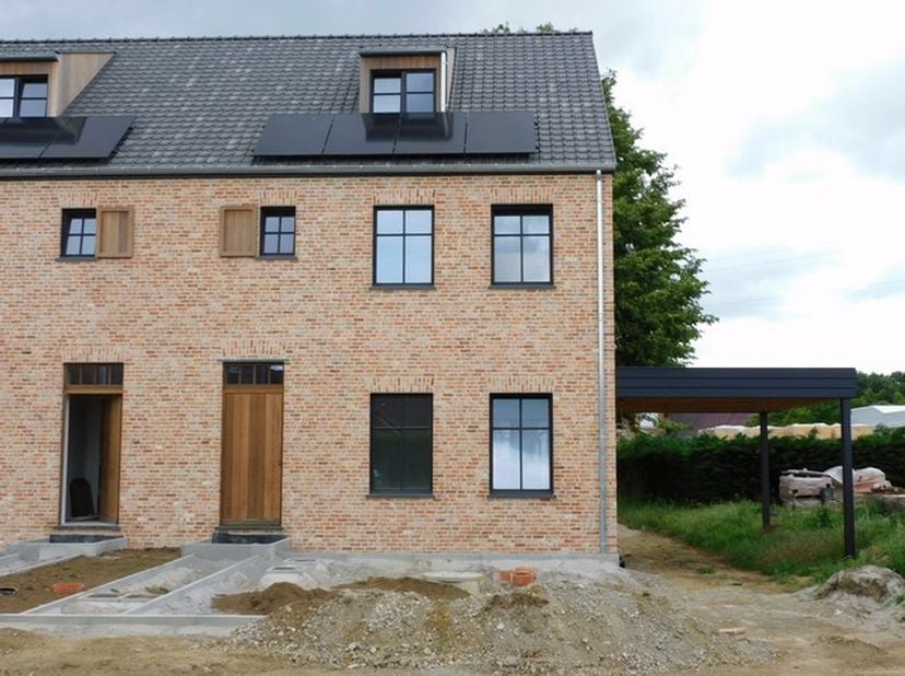 Ontdek deze prachtige nieuwbouwwoning, rustig gelegen in Heusden centrum, op wandelafstand van het centrum en het station.<br />
Een ideale combinatie