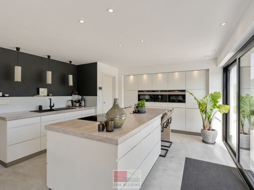 Wonen waar elke dag als vakantie voelt<br />
<br />
Sommige woningen bieden comfort. Andere bieden ruimte. En dan zijn er plekken waar alles samenkomt