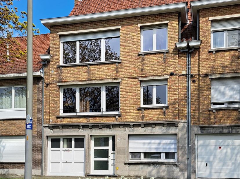 Huis te koop in Jan Breydellaan 32,
                    8200 Sint-Andries