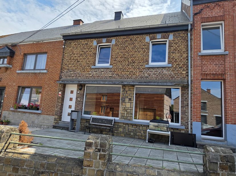 Huis te koop in Place du Monument 5,
                    5560 Houyet