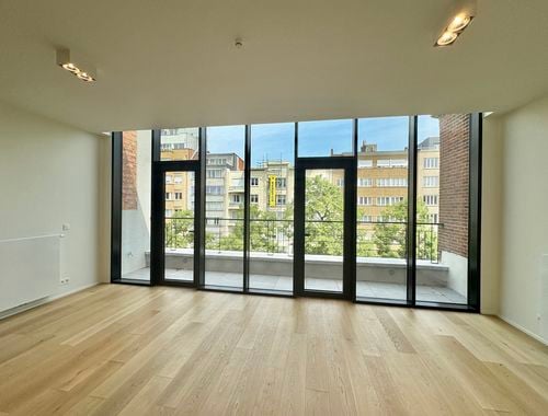                                         Appartement te huur in Elsene, € 1.500
