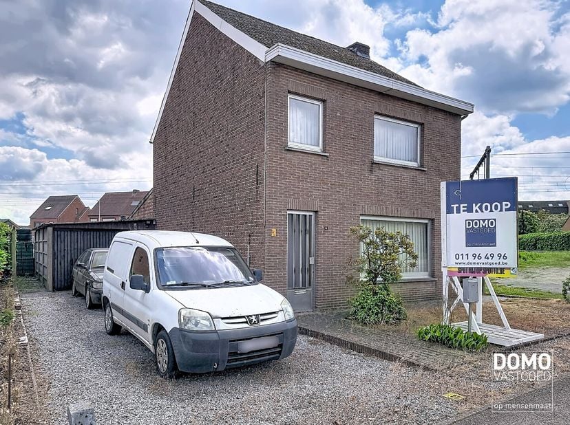 Heeft u interesse? Ontdek dan meer op onze website http://www.domovastgoed.be of contacteer ons op het nummer 011/96.49.96<br />
Deze open bebouwing,