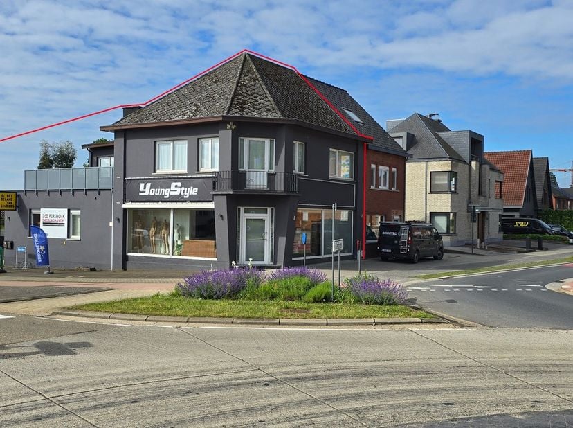 Bien professionnel à vendre
                    à 3560 Lummen