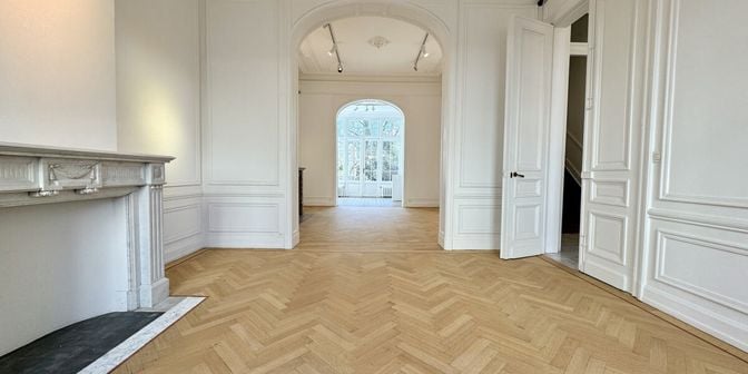 Bien professionnel à louer à Rue Saint Georges 32, 1050 Ixelles