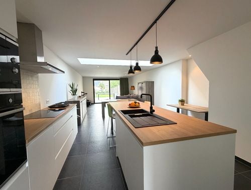                                         Maison à louer à Lauwe, € 875
