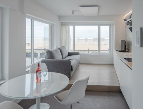                                         Studio met slaaphoek te koop in Sint-Idesbald, € 235.000

