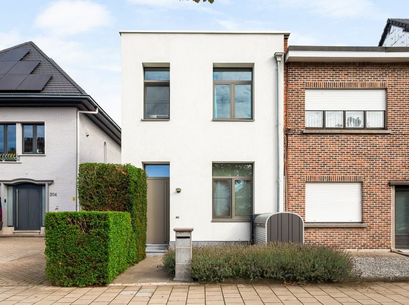 Huis te koop in Krijgslaan 302,
                    2610 Wilrijk