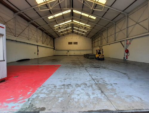                                         Bâtiment d’entreprise à louer à Verrebroek, € 2.700
