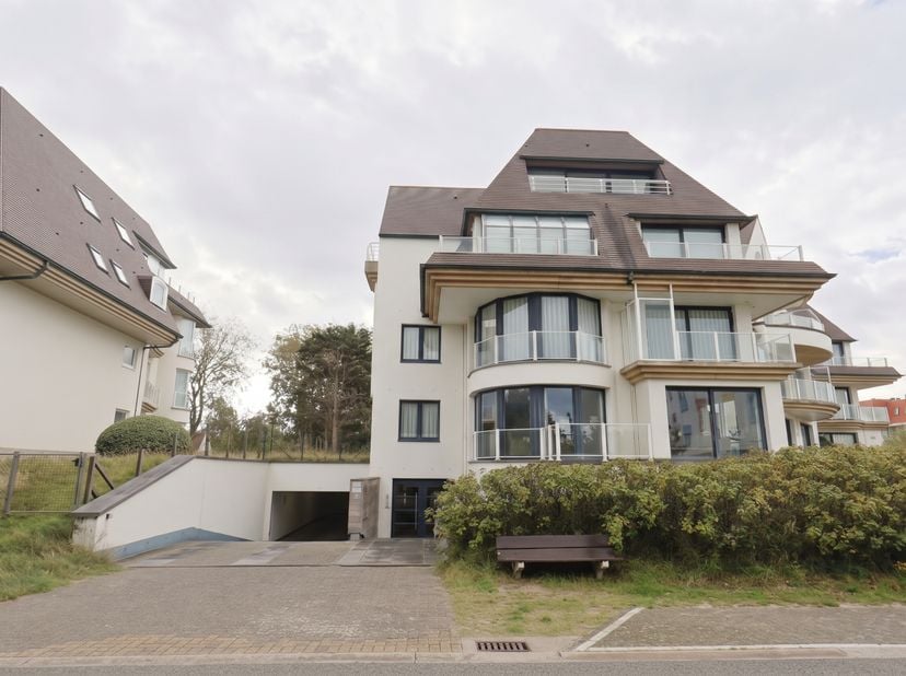 Garage à vendre à Huldelaan 12,
                    8670 Oostduinkerke