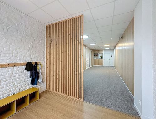                                         Kantoor met woning te huur in Oudergem, € 900
