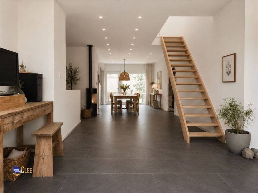 Droomt u van wonen in alle rust, omringd door natuur en met volop ruimte om uw eigen verhaal te schrijven? Dan is deze gedeeltelijk gerenoveerde hoeve