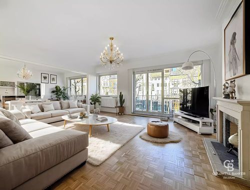                                         Appartement te koop in Ukkel, € 585.000
