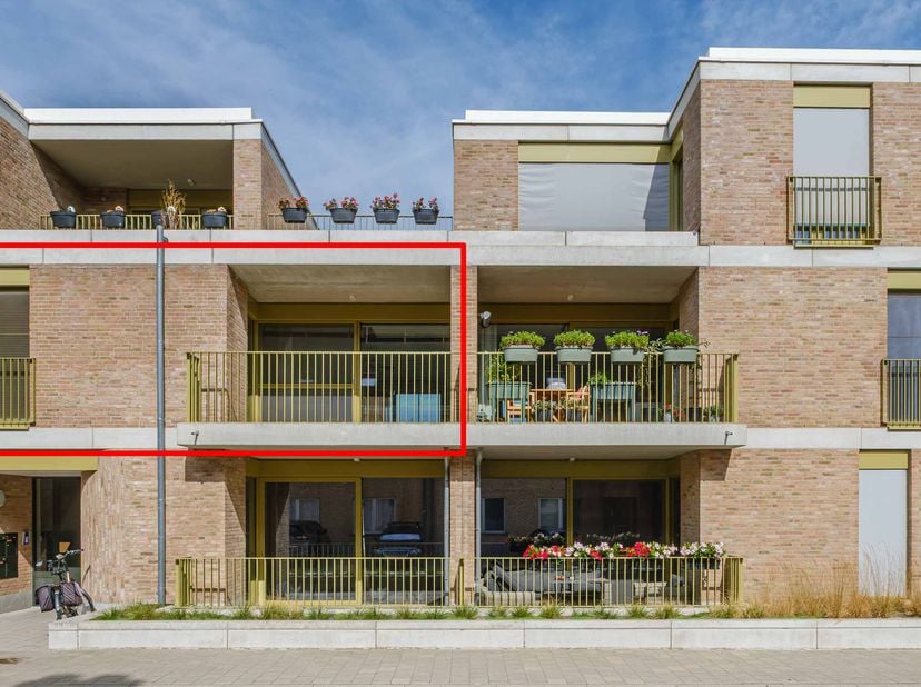 INSTAPKLAAR APPARTEMENT MET 2 SLAAPKAMERS -<br />
<br />
Modern appartement van ca. 90 m² met 2 slaapkamers, gelegen in het centrum van Rijkevorsel. <