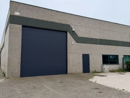                                         Entrepôt sans bureau à louer à Lochristi, € 2.250
