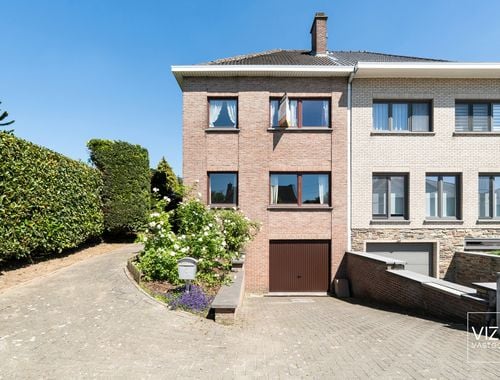                                         Maison à vendre à Sint-Pieters-Leeuw, € 375.000
