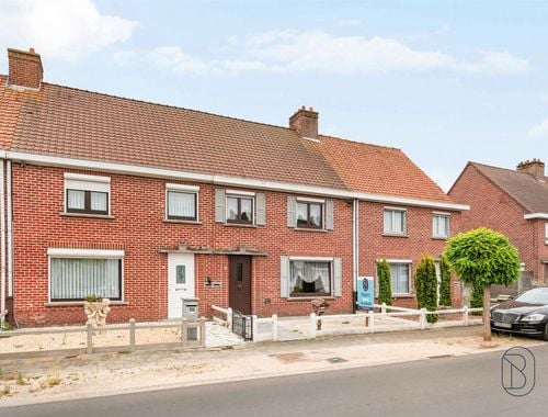                                         Woning te koop in Oostrozebeke, € 189.000
