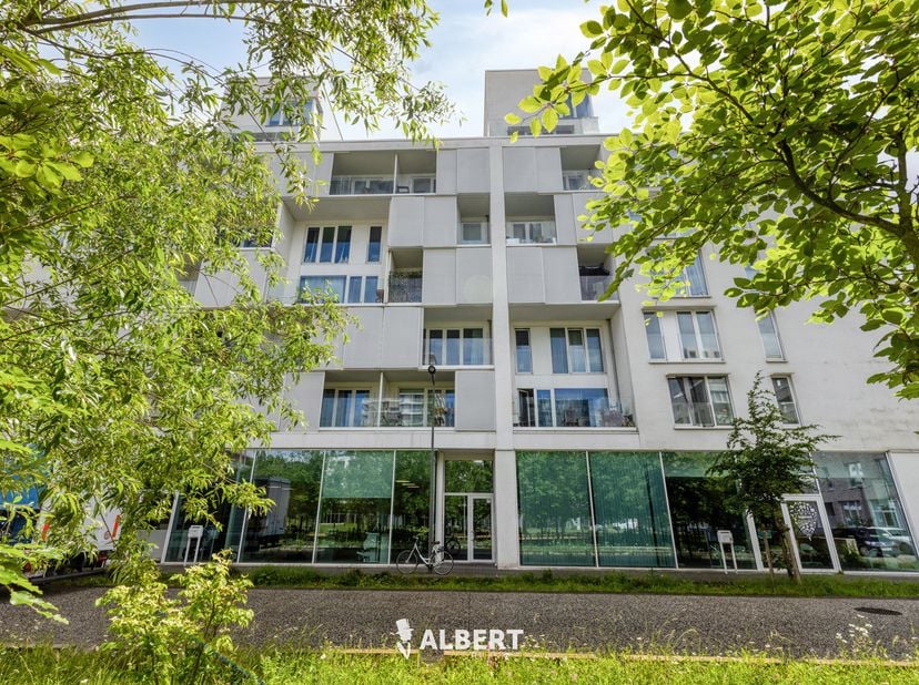 Vous êtes à la recherche d’un appartement lumineux et confortable dans une situation idéale ? Ce bel appartement de 85 m² combine une disposition prat