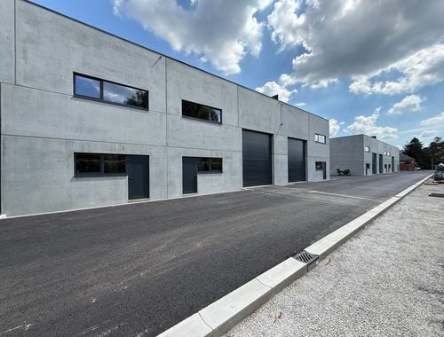                                         Bedrijfsgebouw te koop in Eeklo, € 357.500
