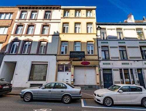                                         Appartement te koop in Etterbeek, € 235.000
