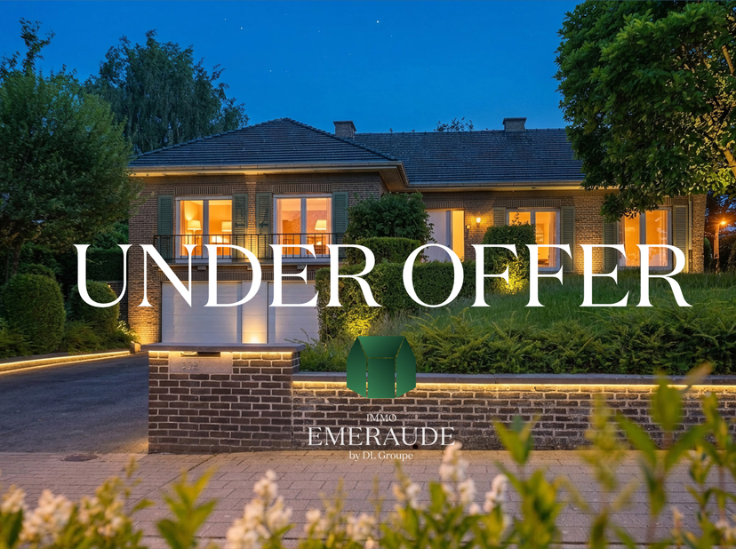 Unieke kans voor wie op zoek is naar een vrijstaande villa met ruimte, privacy en tal van mogelijkheden.<br />
Deze open bebouwing, gebouwd in 1974, i