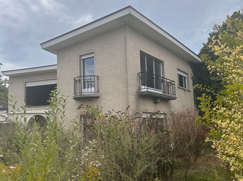 Maison à vendre à Gentsesteenweg 223,
                    9240 Zele