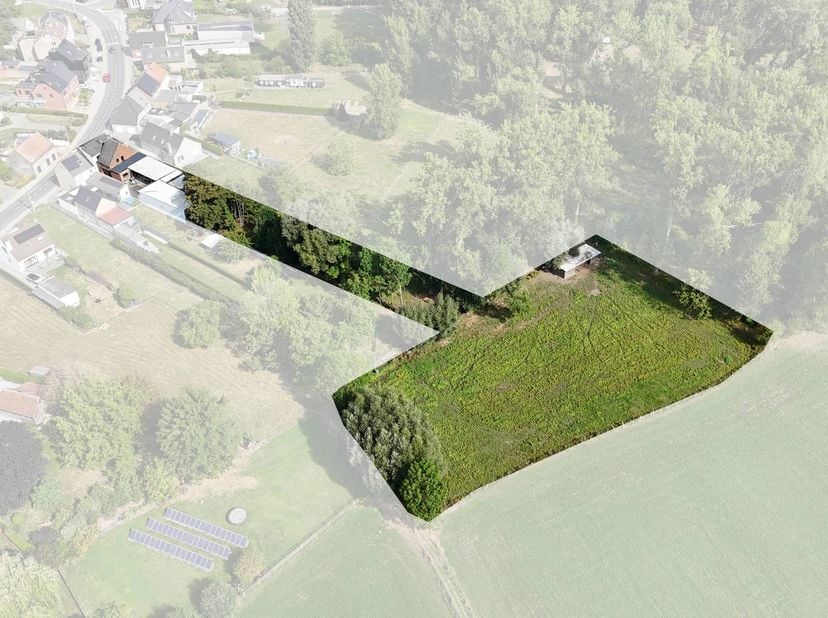 Bent u op zoek naar een volledig te renoveren halfopen bebouwing in Haaltert met ruime hangars en weides? <br />
Dan biedt deze eigendom in de Beekstr