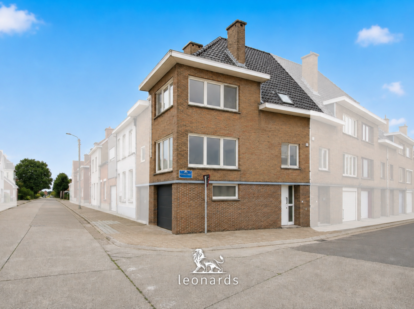 Ben je op zoek naar een volledig vernieuwde, moderne woning waar comfort en energiezuinigheid hand in hand gaan? Deze leuke bel-etage in de Schoolstra