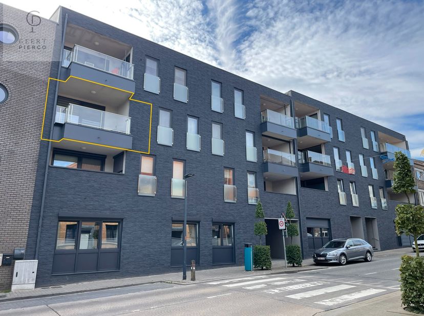 Dit gezellig appartement, gelegen in de Stationsstraat te Landen, bevindt zich op een absolute toplocatie en beschikt over een ondergrondse autostaanp