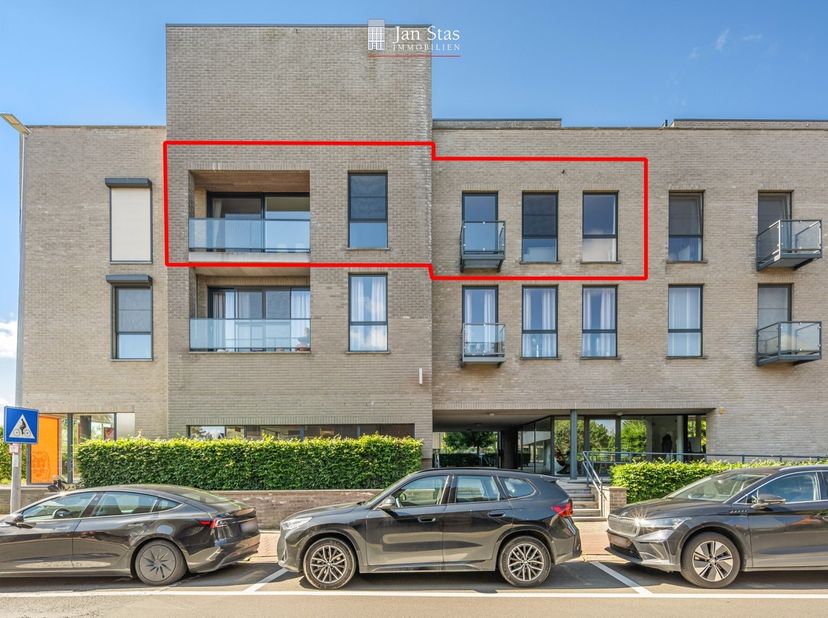 Dit mooie 3 slaapkamer appartement is gelegen in Herent in de Residentie Edelweiss op de 2de verdieping.&amp;nbsp; De ligging is vlakbij de dorpskern met