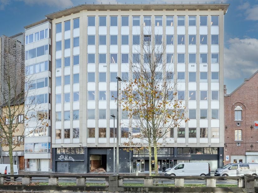 Bien professionnel à vendre
                    à 2000 Antwerpen