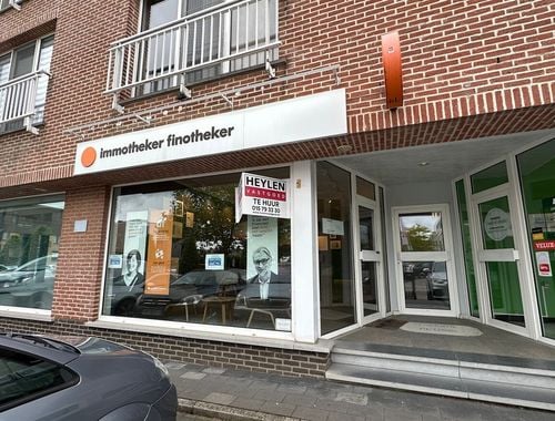                                         Handelsgelijkvloers te huur in Ekeren, € 900
