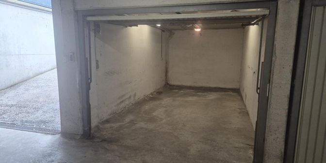 Garage à louer à Beernegemstraat 2, 8700 Tielt