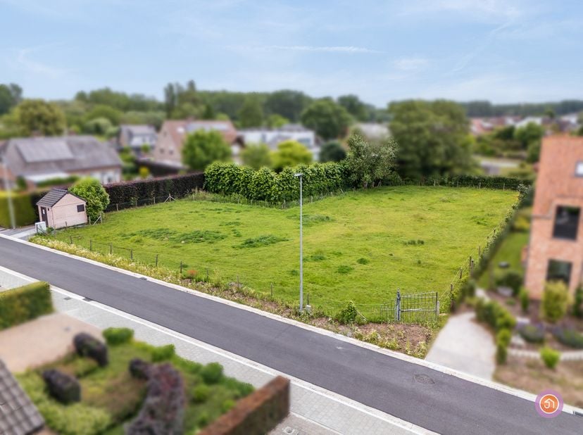 In de Voortstraat in Puurs-Sint-Amands vinden we deze prachtige bouwgrond terug. Deze biedt een unieke opportuniteit voor wie droomt van een vrijstaan