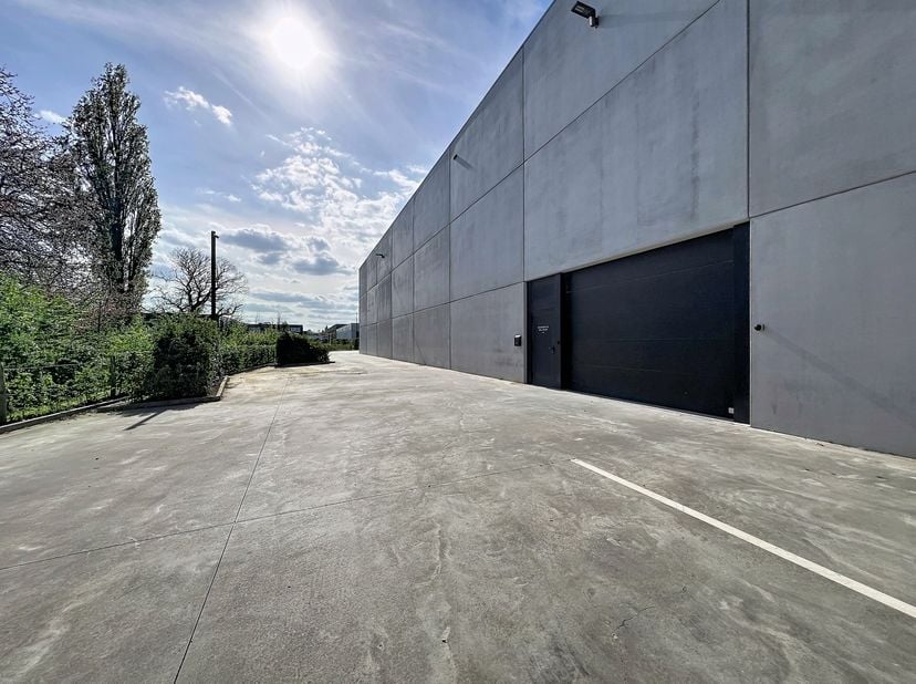 Bien professionnel à vendre
                    à 8550 Zwevegem