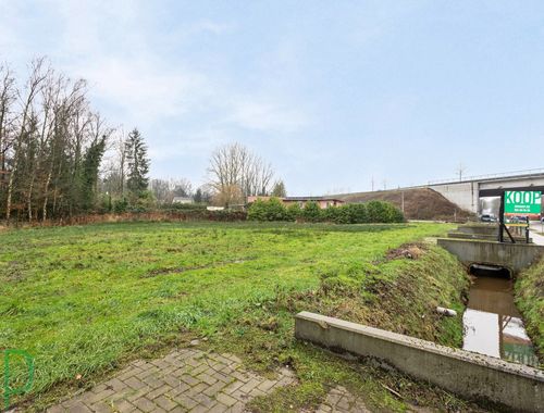                                         Terrain à bâtir à vendre à Mol, € 150.000
