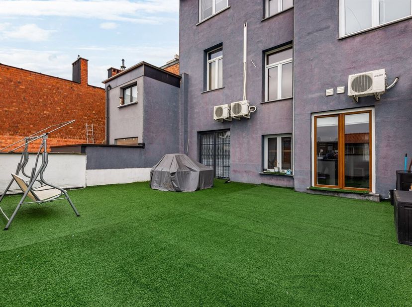 Immeuble commercial (413 m²) situé à Groenenhoek à Berchem<br />
Situation :<br />
Cette propriété exceptionnelle est située dans la Lodewijk Van Berc