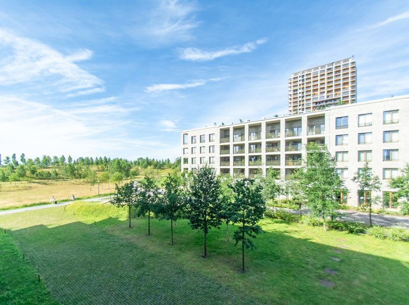 Bordé par un vaste parc et équipé d'un grand jardin sur le toit et d'un magnifique jardin intérieur. Parkzicht offre la vue la plus verte de " 't Stad