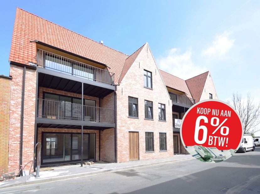Residentie 'Het zonnig hoekje' verwijzend naar het klein naambordje die op de oorspronkelijk site aan de voorgevel van de woning ging, heeft zijn naam