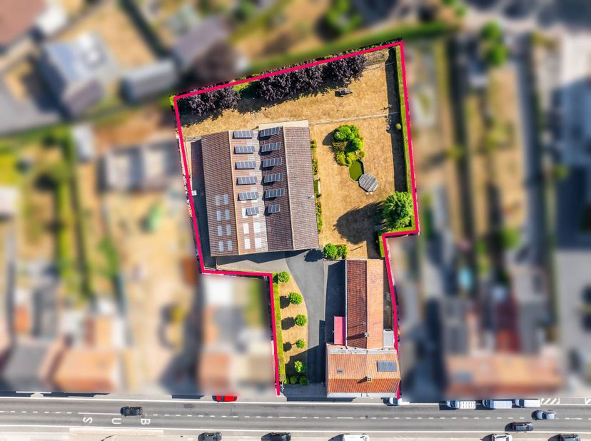 Huis te koop in Ieperstraat 93,
                    8980 Zonnebeke