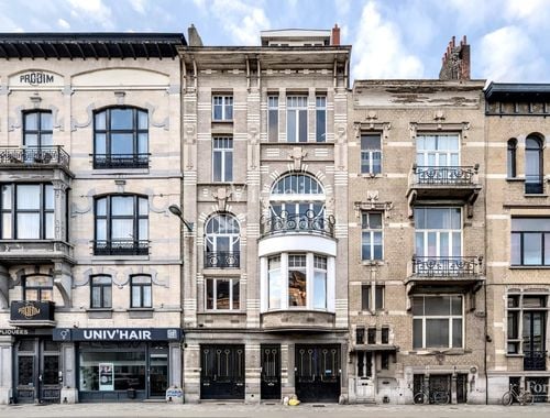                                         Commercieel Gebouw te koop in Elsene, € 1.300.000
