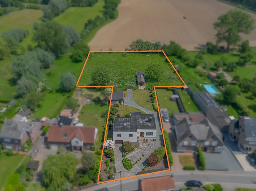 EERSTE BEZOEKDAG ZONDAG 14/06 VAN 10u TOT 14u (enkel op afspraak)<br />
HILLEGEM - Deze schitterende architectenwoning bieden we aan in het landelijke