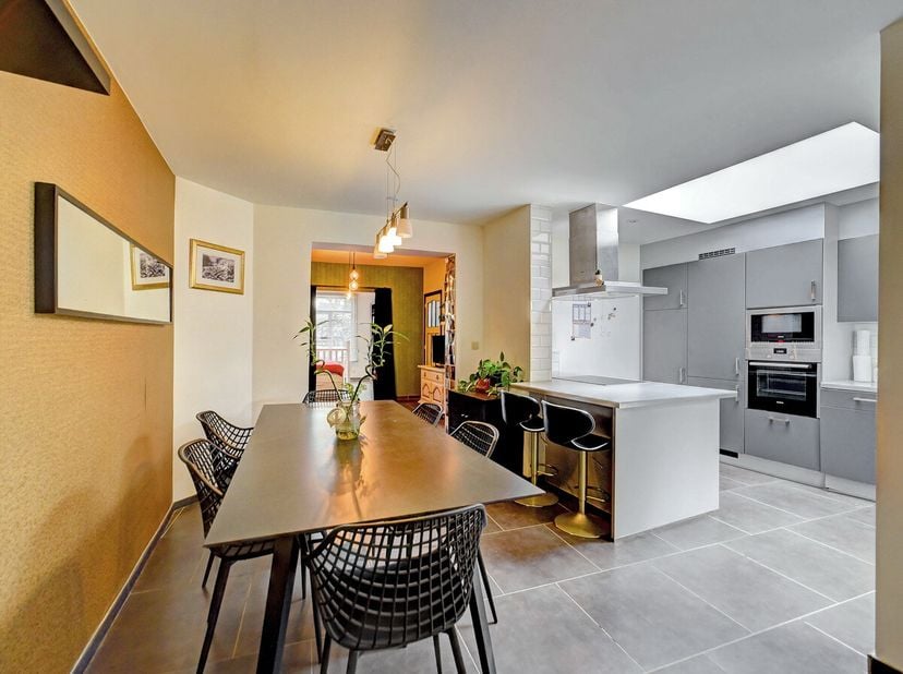 [[ DIT PAND NEEMT DEEL AAN DE ERA OPEN HUIZEN DAG OP 13/6 VAN 9:30 TOT 10:30 ]] Te koop: instapklaar gelijkvloers appartement in het centrum van Tervu