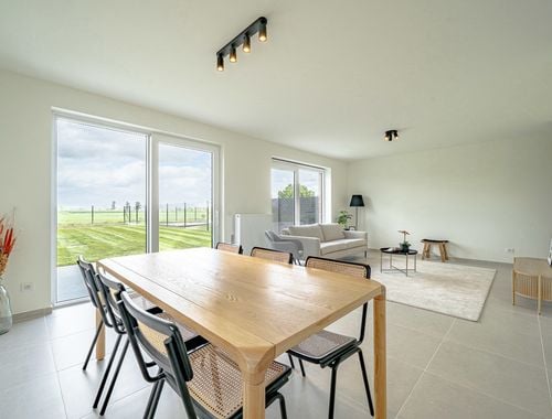                                         Maison à vendre à Vezon, € 275.761
