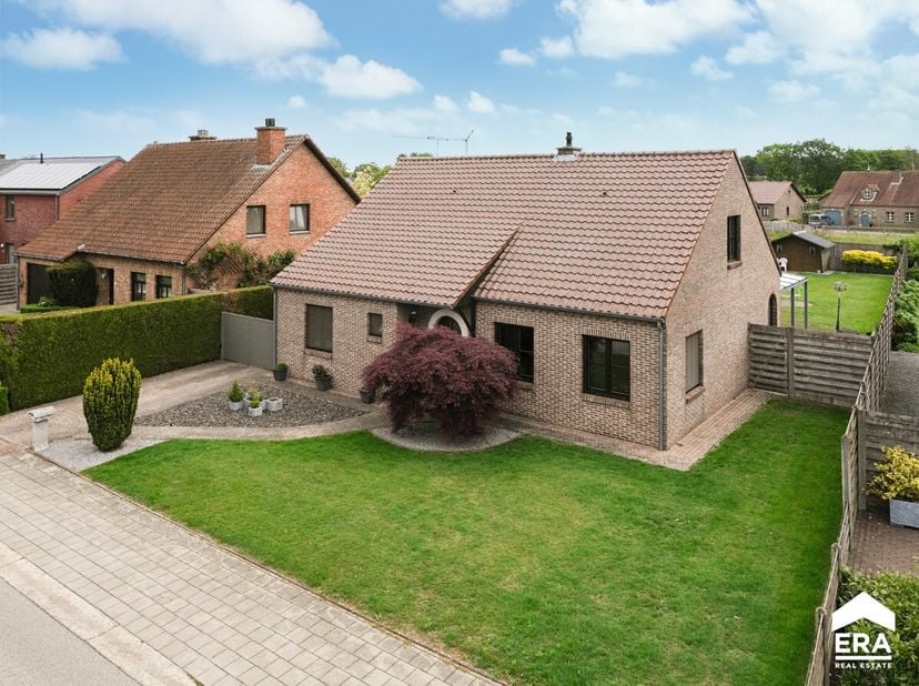 [[ CE BIEN PARTICIPE À LA JOURNÉE MAISONS OUVERTES ERA LE 13/6 DE 13:00 À 14:00 ]]<br />
Ce bien participe à la Journée Maisons Ouvertes ERA. Visitabl