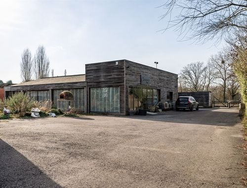                                         Handelspand met woonst te koop in Putte, € 679.000

