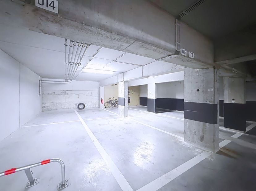 Garage à louer
                    à 8300 Knokke