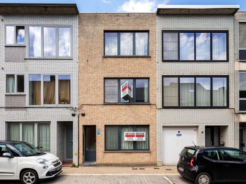 Immeuble de rapport : 3 appartements dans le centre de Herentals<br />
<br />
Cet immeuble de rapport se compose de trois appartements, chacun doté