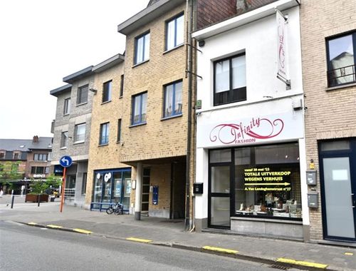                                         Handelspand met woonst te koop in Willebroek, € 249.000
